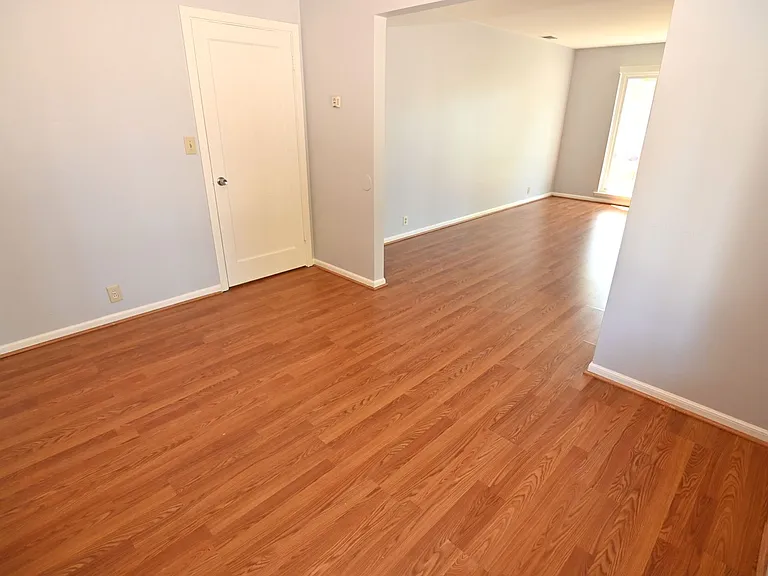 2466 Beechwood Ave — Photo 7