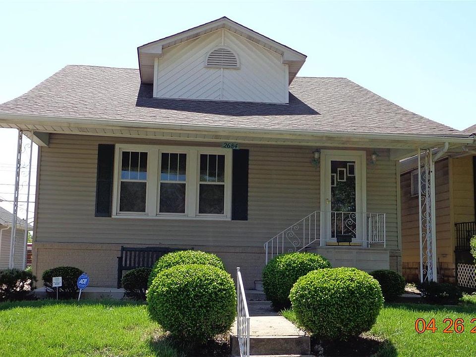 1st image of 2684 Grand Ave