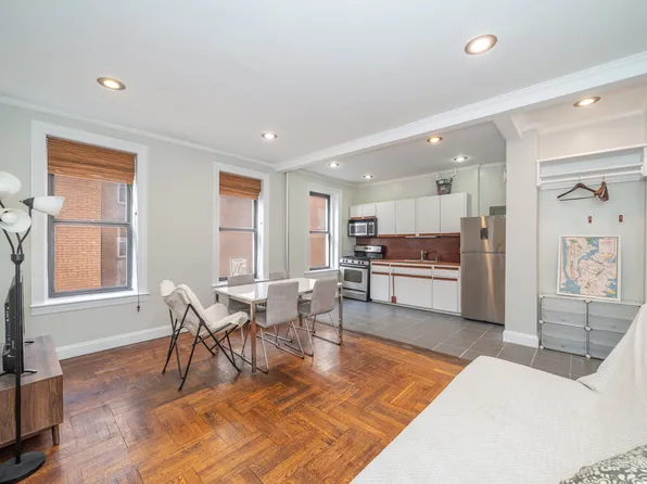 828 Gerard Avenue image 1 of 17