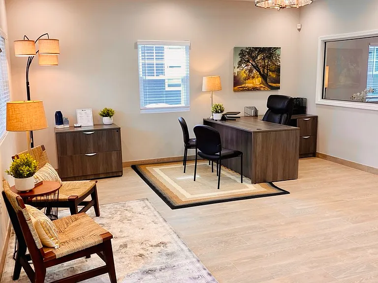 Villas West Apartments — Photo 3