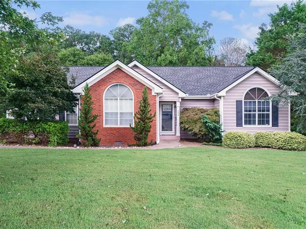 133 Country Cove Dr, Braselton, GA 30517