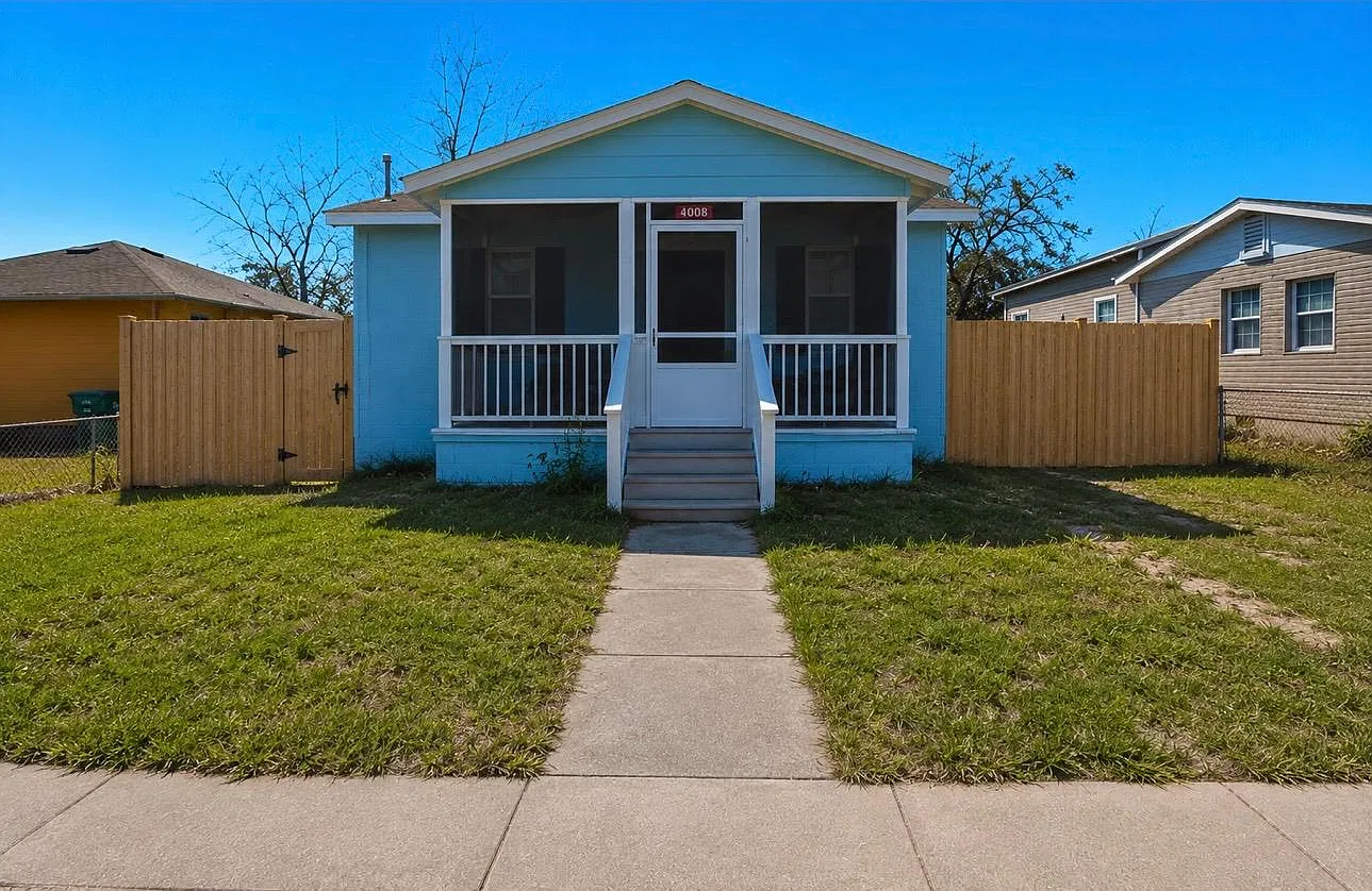 3 bed, 960 sqft, $2,100 — Photo 1