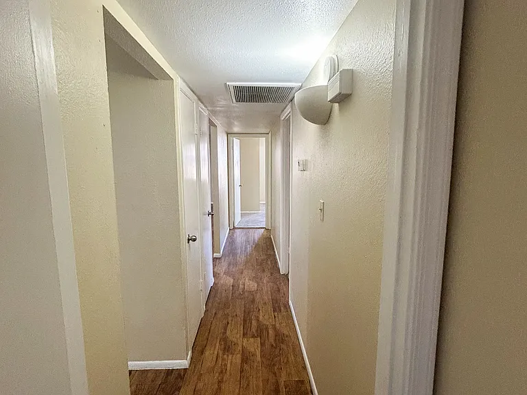 10624 N 33rd Ave — Photo 12