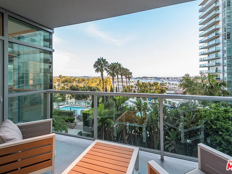 13650 Marina Pointe Dr #704 — Photo 10