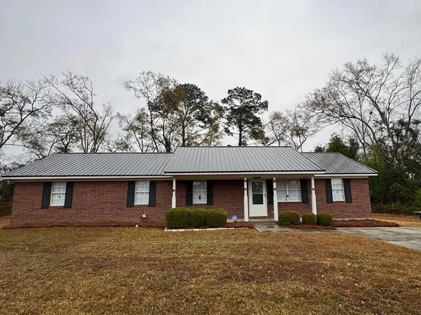 205 S Newsom St, Hahira, GA 31632