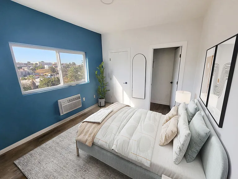 317 Douglas St #7 — Photo 4