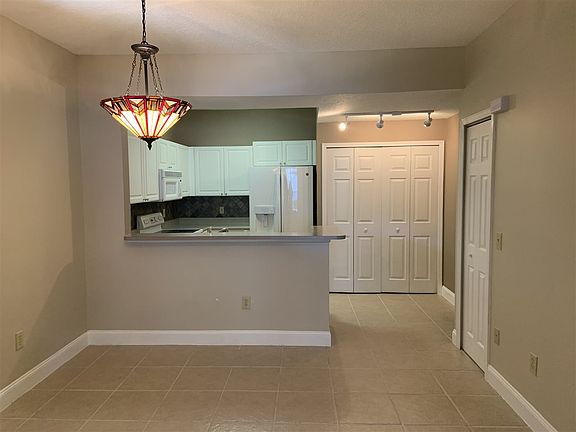 2nd image of 16108 Harbour Vista Cir