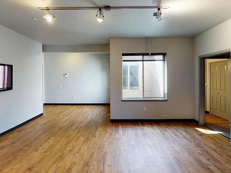 1143 13th St #5E — Photo 1