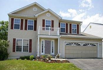 1st image of 10 Lakeside Dr