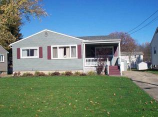 396 Elizabeth St, Hubbard, OH 44425