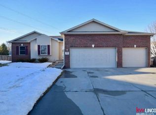 5700 Big Horn Dr, Lincoln, NE 68516