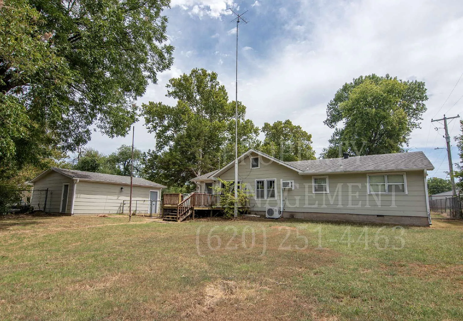 3 bed, 2.0 bath, 1410 sqft, $1,200 — Photo 4