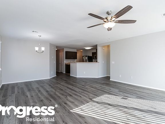 4th image of 935 E Kelsi Ave