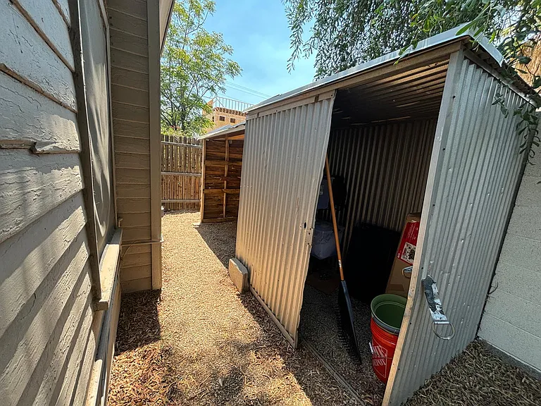 1110 W Roosevelt St — Photo 43