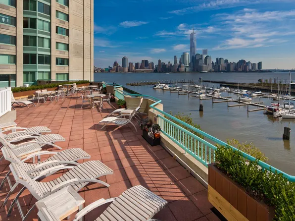 31 River Court image 3 of 18