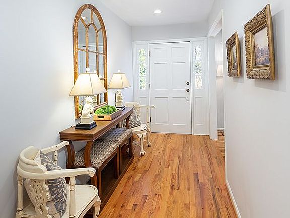 Large entry with coat closet