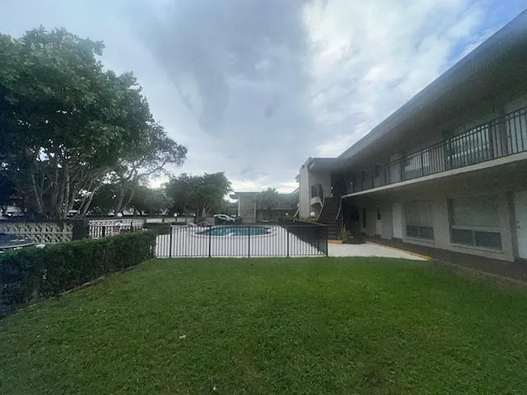 3501 Tyler St Hollywood, FL 33021 — Photo 3