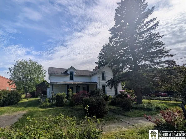 6 Kinney St, Brocton, NY 14716
