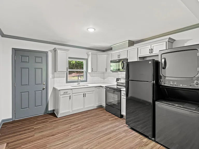 419 Ridley St — Photo 5