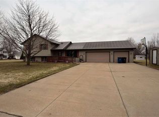 625 Tori St, Omro, WI 54963