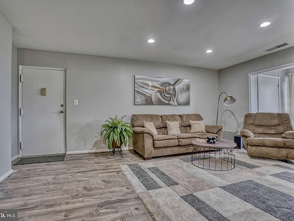 4th image of 130 Royal Oak Dr APT I