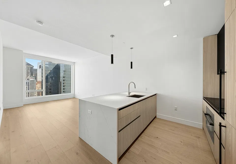 312 W 43rd St #32G