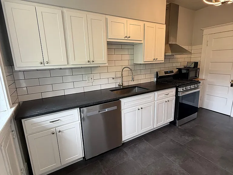 4166 Russell Blvd #3E — Photo 14