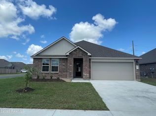 106 Acadian Lake Dr, Duson, LA 70529