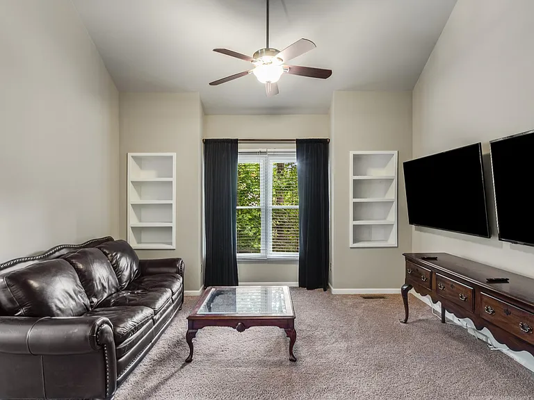 301 Culpepper Ct — Photo 22
