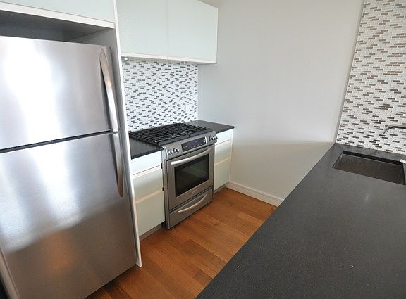 5th image of 276 Suydam St APT 4F