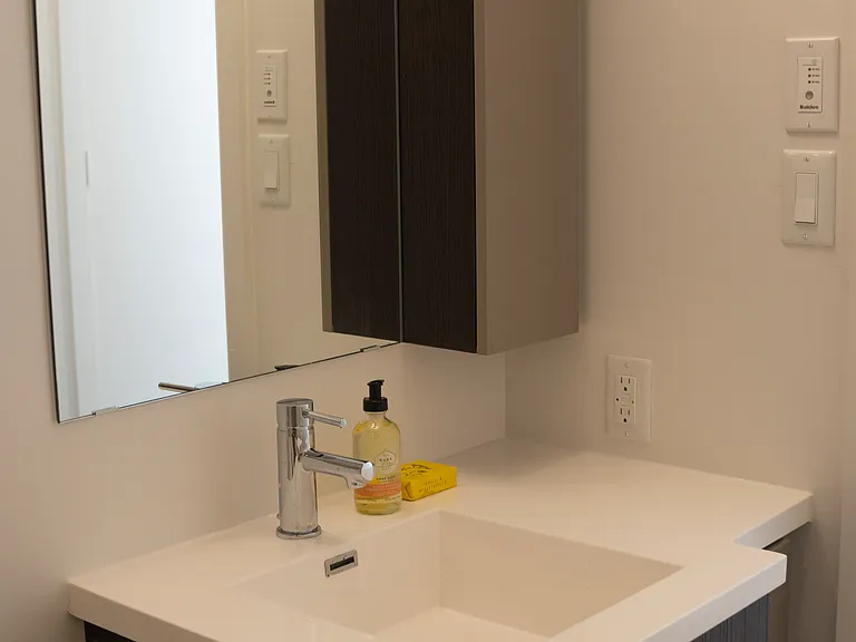 203 College St #2603 — Photo 6