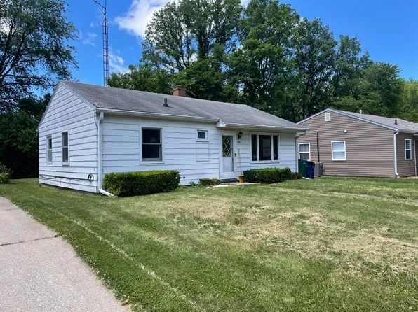 906 Greenway St, La Porte, IN 46350