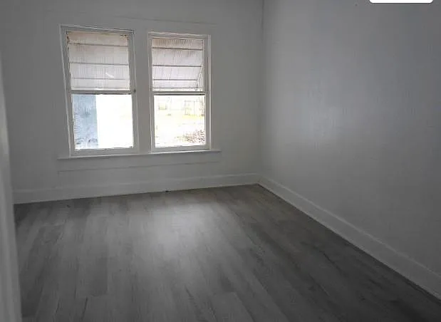 1200 Avenue A — Photo 10