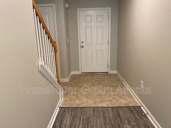 3rd image of 925 Magnolia Gardens Walk