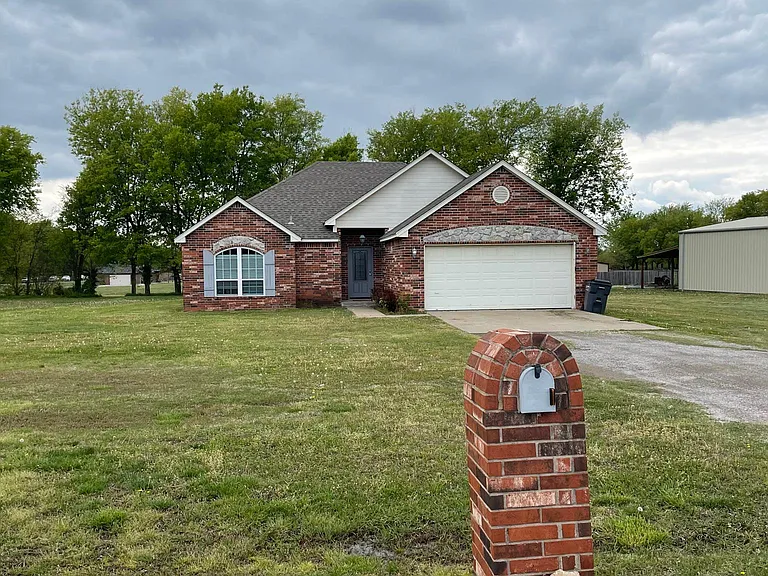24250 S Montgomery Dr — Photo 4
