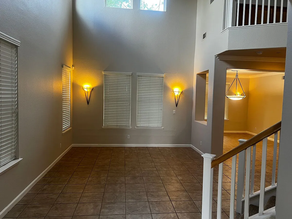 Building Photo - 632 Dunwood Ct