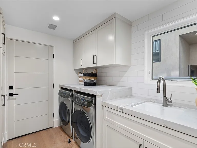 430 Fernleaf Ave — Photo 32