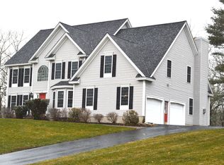 39 Stonepost Rd, Pelham, NH 03076