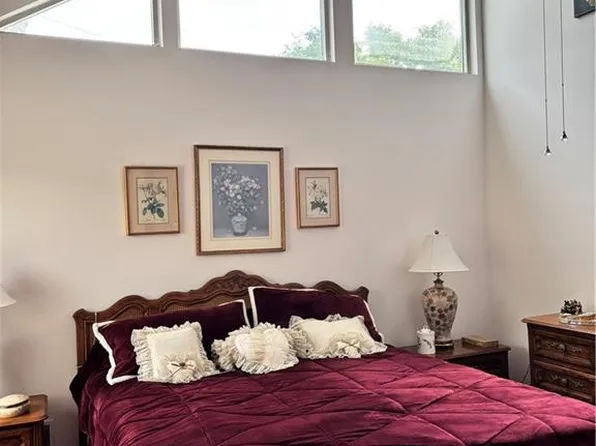 982 Brighton Way, Warwick, RI 02886