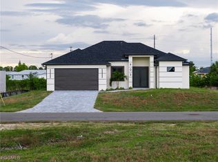 903 NE 23rd St, Cape Coral, FL 33909