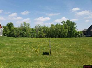 1101 Lakeview Rd, Lake Crystal, MN 56055