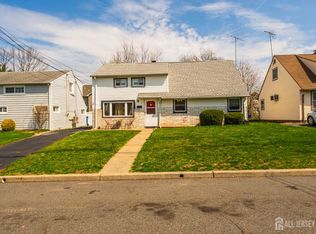 22 Grand Ave, Iselin, NJ