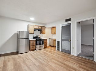 Moore: 1718 C Avenue Northeast - 1, Cedar Rapids, IA 52402