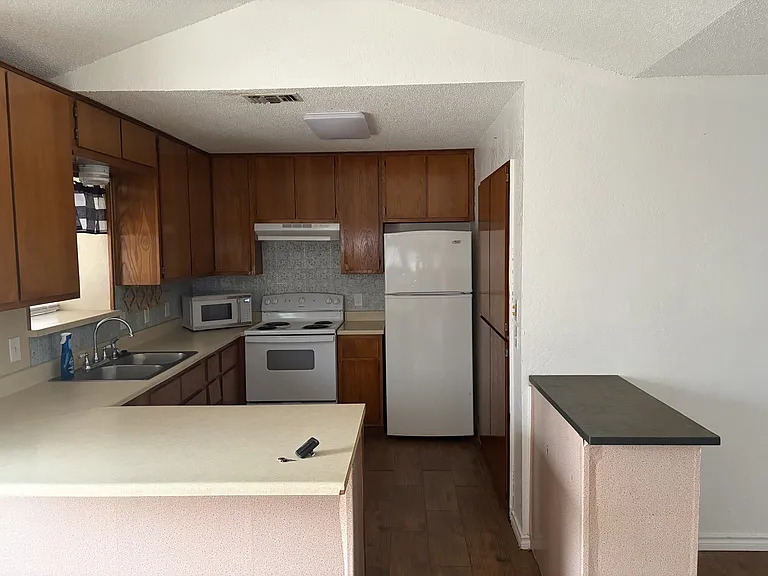 3271 Beevers Cir — Photo 3