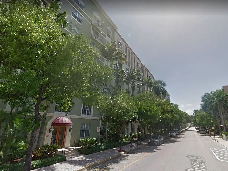 1919 Van Buren St #3 — Photo 5