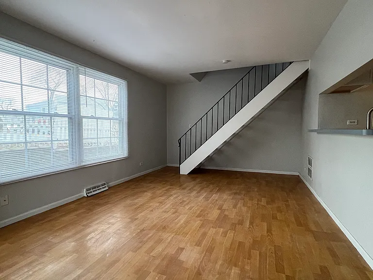 461 James Ct #B — Photo 1