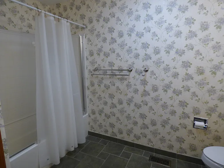 234 Amherst Ln — Photo 15
