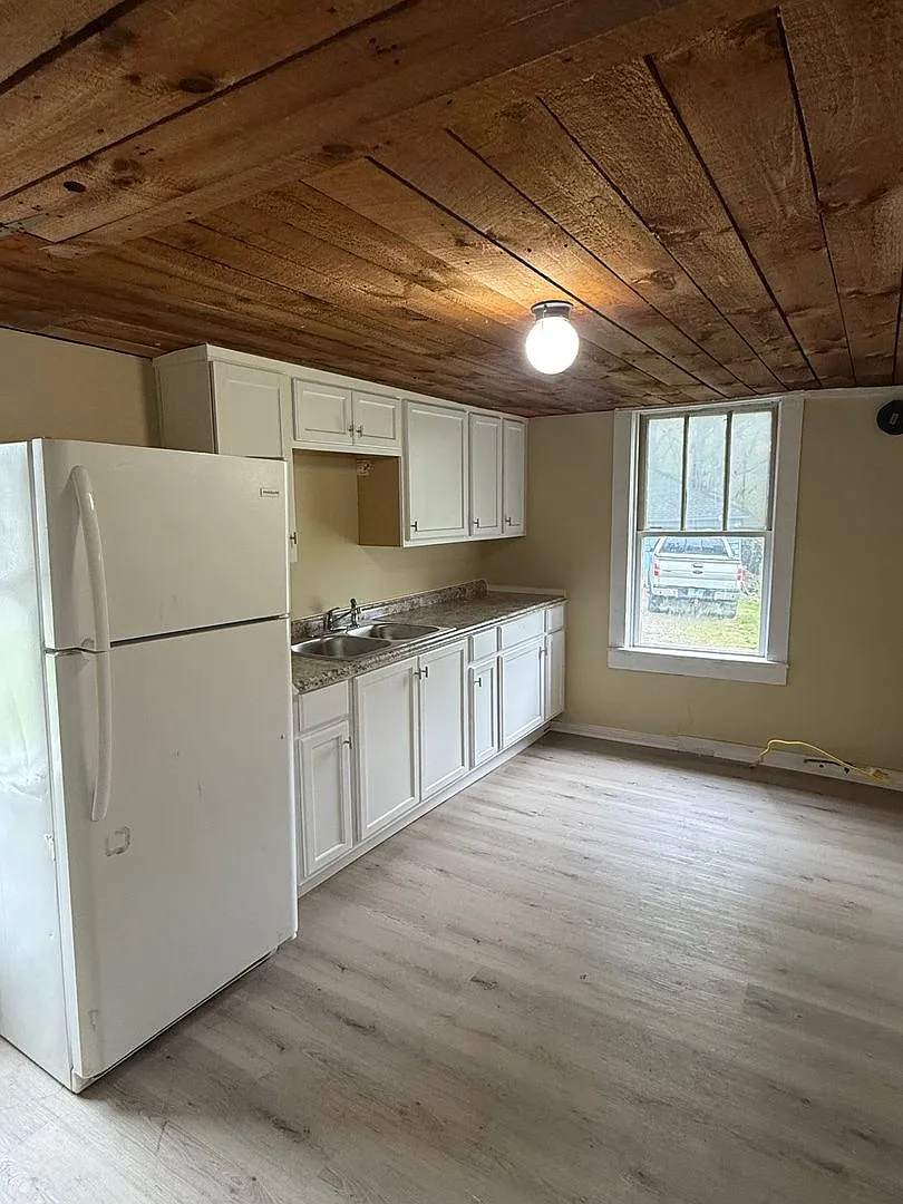 816 Voluntown Road — Photo 1