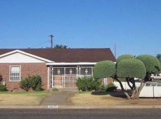 1425 Smythe St, Plainview, TX 79072