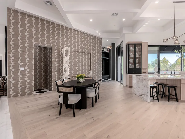 N 65th Pl — Photo 49